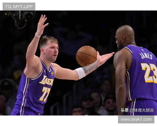 勒布朗挡拆拉开空间提升关键三分命中率明显优于东契奇