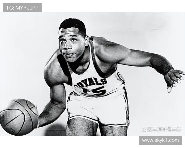 奥斯卡罗伯特森利用错位单打主导进攻并重塑控卫职能