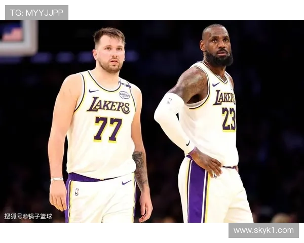 威廉姆斯转型无球拉扯为东契奇拉开空间提升外线效率