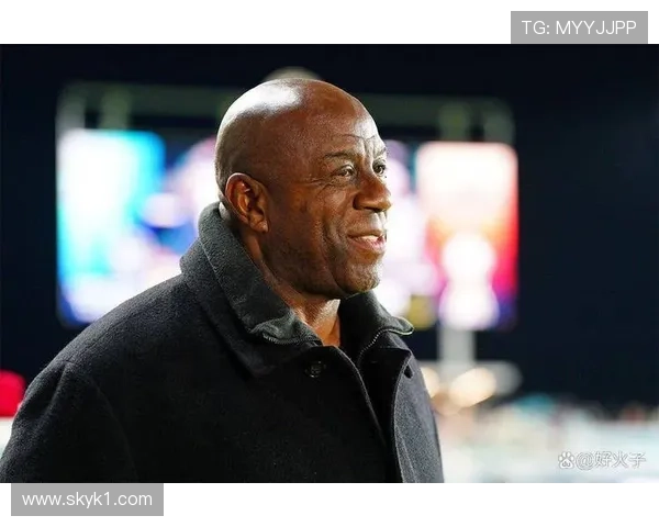 斯科蒂·皮蓬无球切入牵制控卫，对比巴特勒更具串联