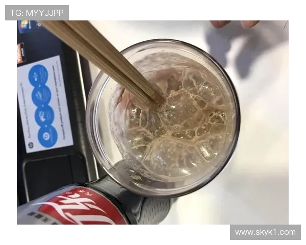 汪顺家的冰箱里居然塞满了蛋白粉，连饮料都喝零卡的