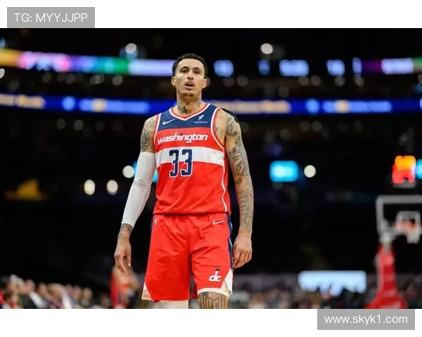 库兹马像库里般无球跑动制造错位 提升三分威胁