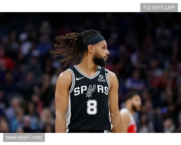 米尔斯无球跑动制造空位，三分效率领跑后卫群